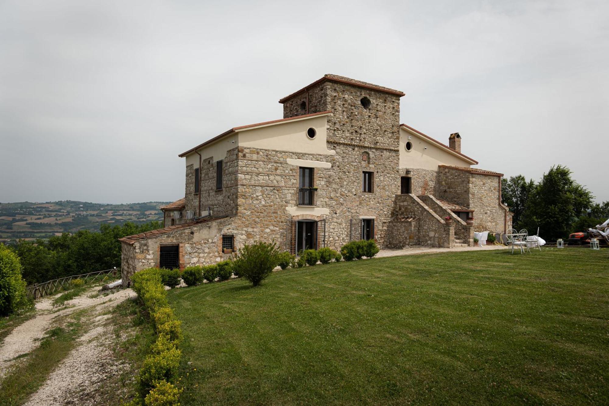 Country Relais La Torretta Baronale Guest House San Giorgio del Sannio Exterior photo